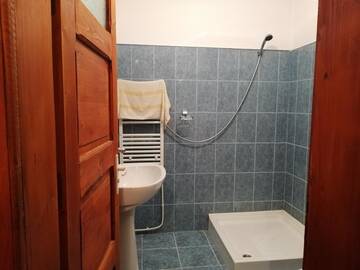 Фото номера Трехместный номер «Комфорт» с душем Хостелы Casa Cota 1200 г. Мэришел 4